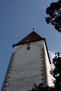 Gemalter Turm, von unten