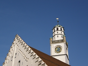 Sparkassendach und Turmspitze