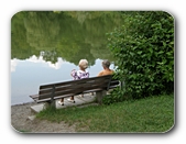 Gesprche am Teich-Ufer